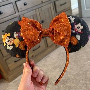 Halloween Minnie Mouse Ears with Orange Sequin Bow